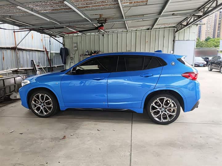 Фото 21 - BMW X2