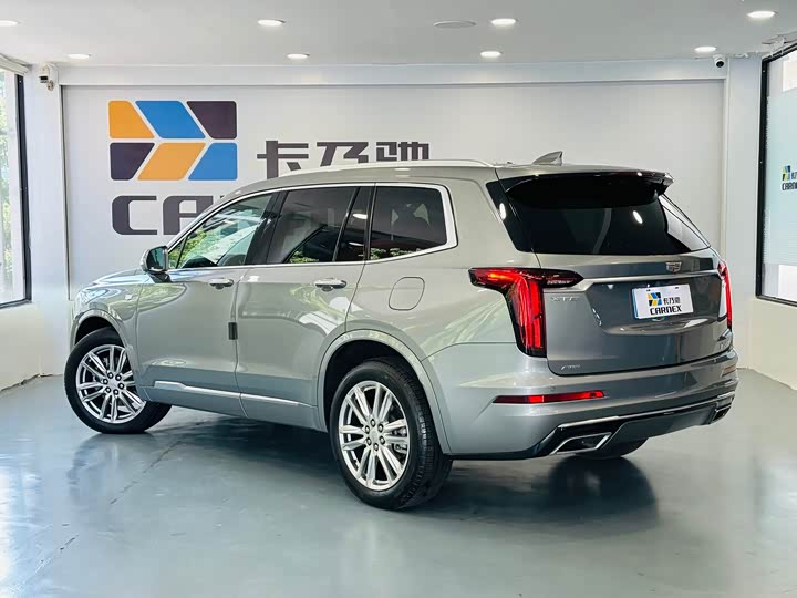 Фото 8 - Cadillac XT6