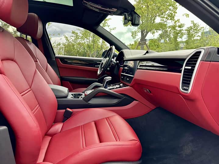 Фото 11 - Porsche Cayenne