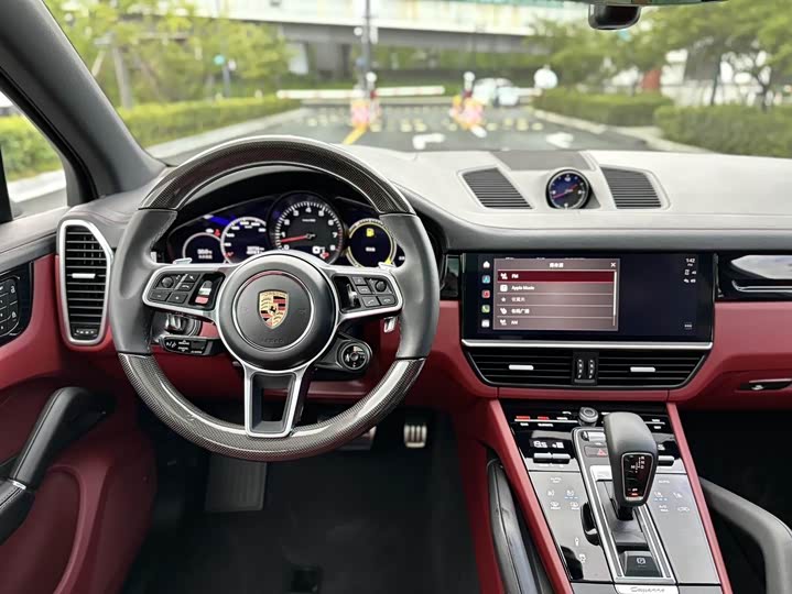 Фото 13 - Porsche Cayenne