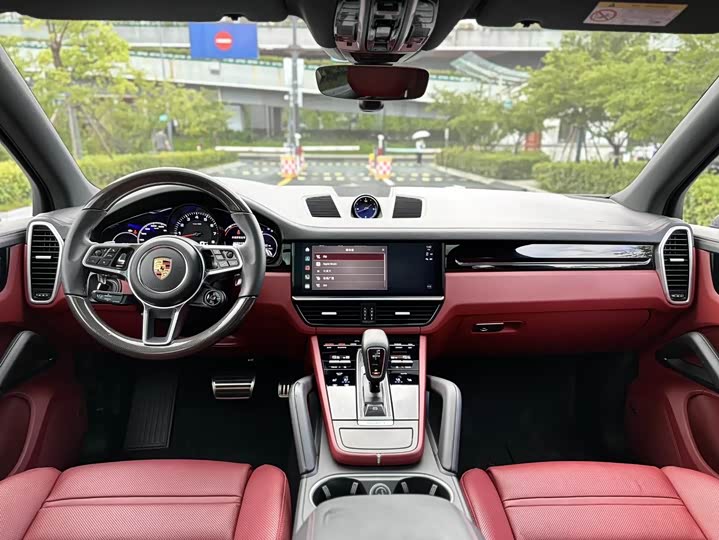 Фото 14 - Porsche Cayenne