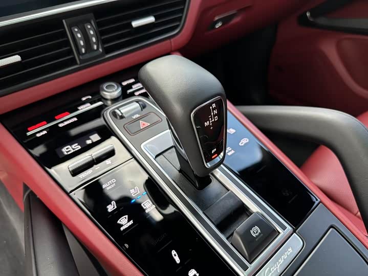 Фото 16 - Porsche Cayenne