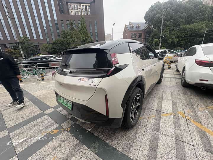 Фото 3 - Zeekr X