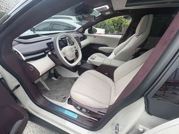 Фото 6 - Zeekr X