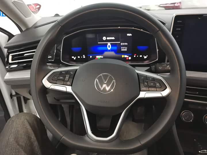 Фото 11 - Volkswagen Sagitar L