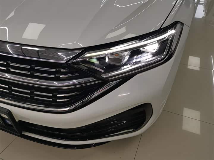 Фото 24 - Volkswagen Sagitar L