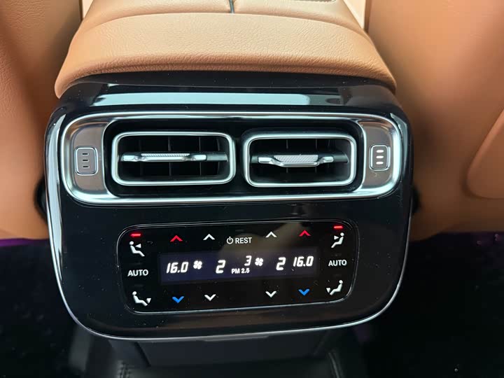 Фото 18 - Mercedes-Benz S-Class