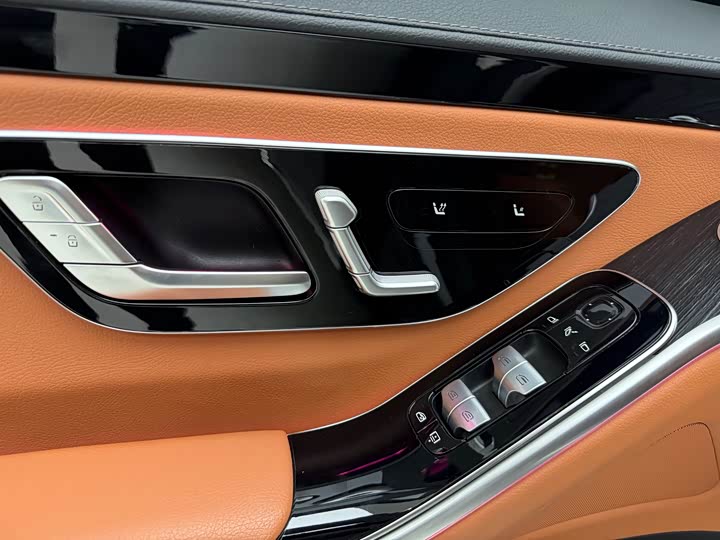 Фото 19 - Mercedes-Benz S-Class