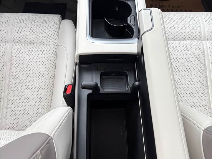 Фото 16 - Zeekr 7X