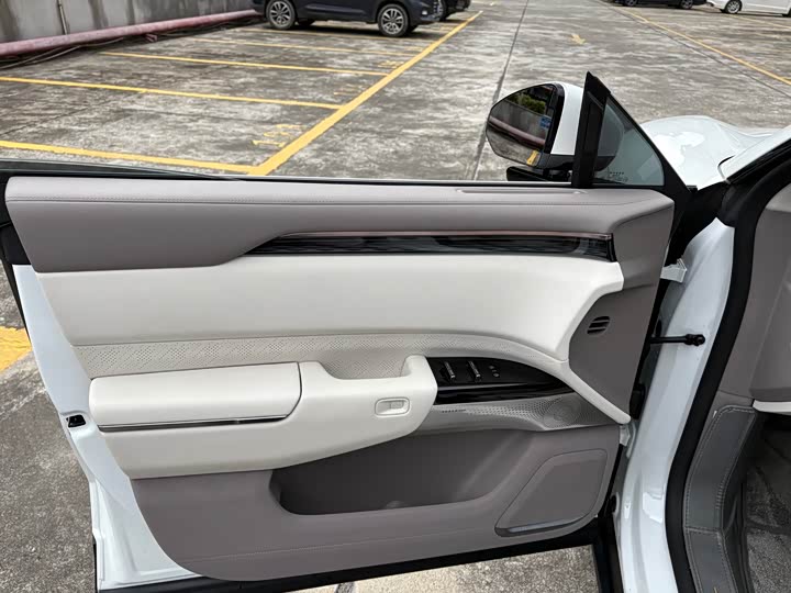 Фото 19 - Zeekr 7X