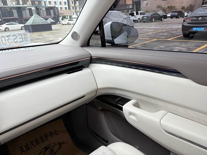 Фото 22 - Zeekr 7X