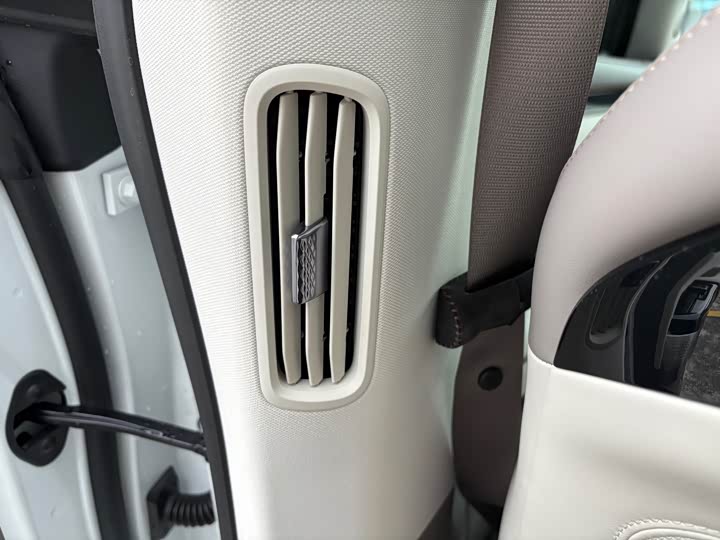 Фото 24 - Zeekr 7X