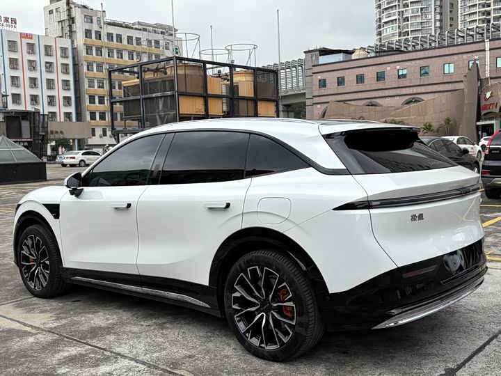 Фото 35 - Zeekr 7X