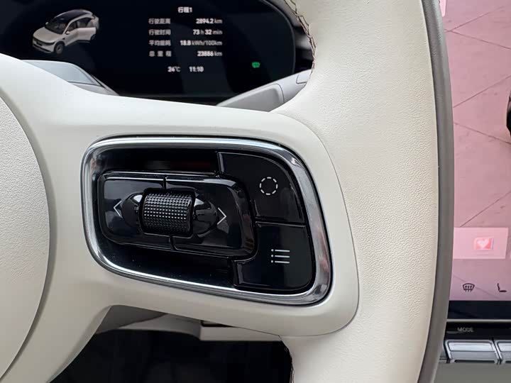 Фото 8 - Zeekr 7X