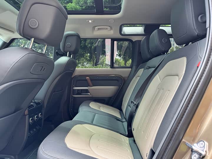 Фото 8 - Land Rover Defender