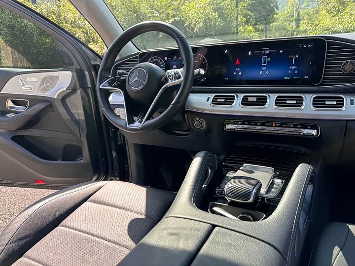 Фото 13 - Mercedes-Benz GLE-Class