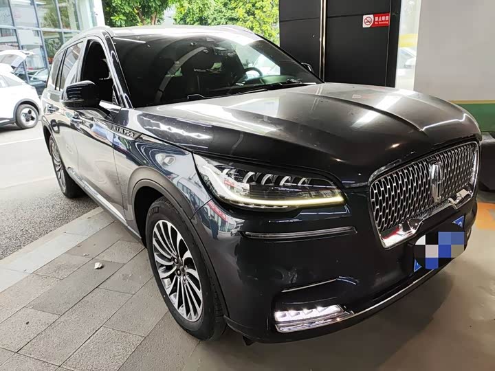 Фото 5 - Lincoln Aviator