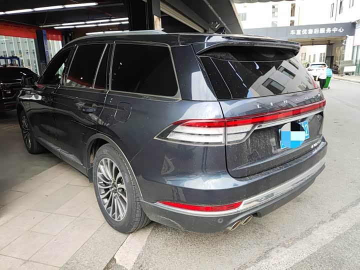 Фото 6 - Lincoln Aviator