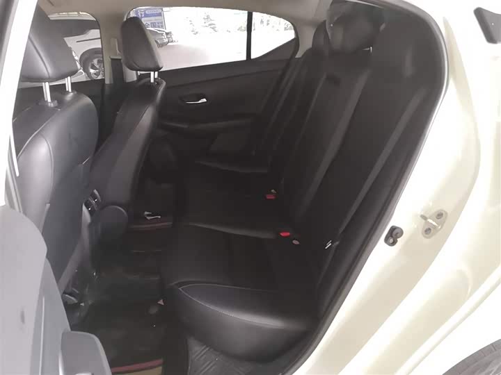 Фото 14 - Nissan Sylphy