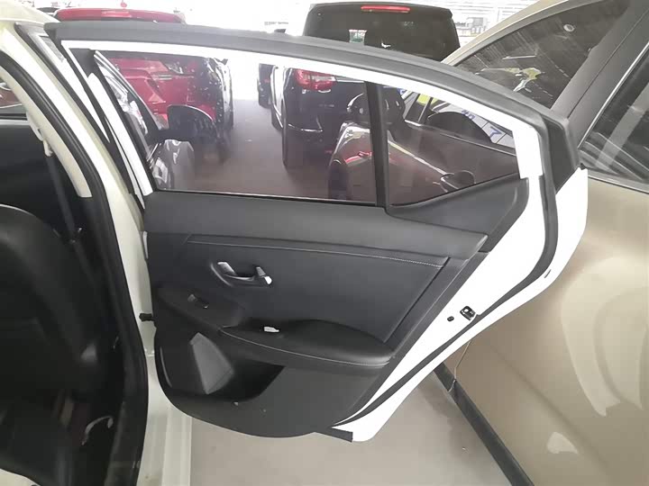 Фото 16 - Nissan Sylphy