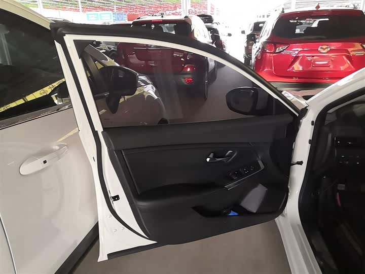 Фото 17 - Nissan Sylphy