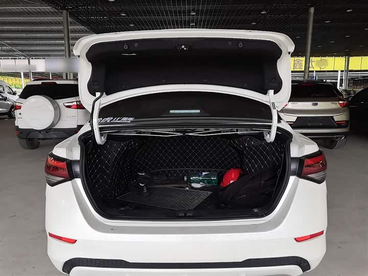 Фото 9 - Nissan Sylphy