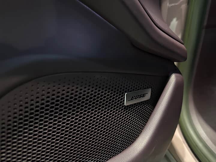 Фото 16 - Porsche Taycan