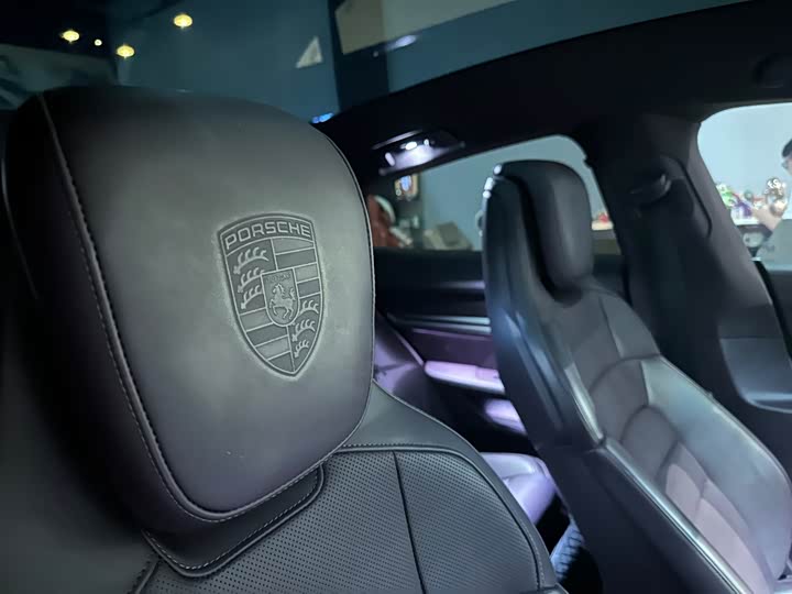 Фото 19 - Porsche Taycan