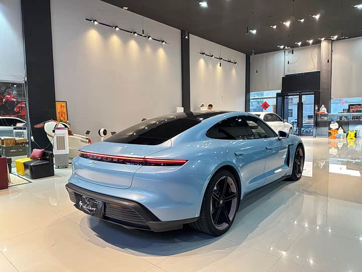 Фото 7 - Porsche Taycan