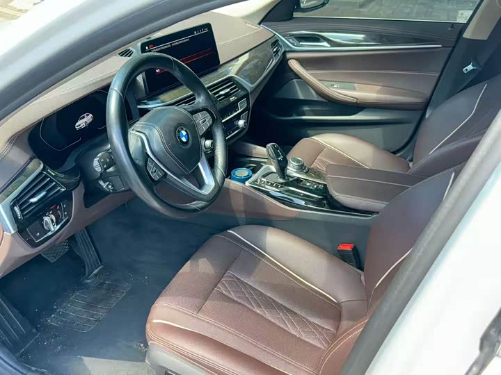 Фото 5 - BMW 5 Series