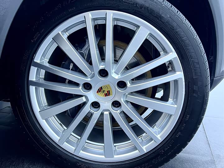 Фото 10 - Porsche Cayenne