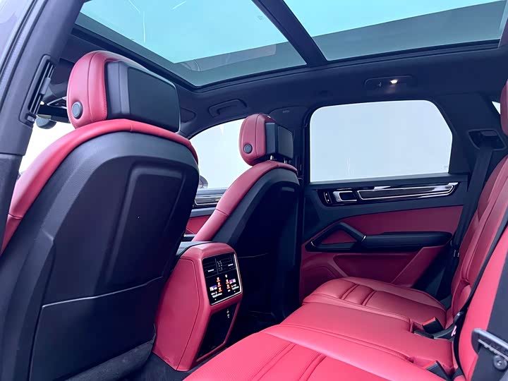 Фото 18 - Porsche Cayenne