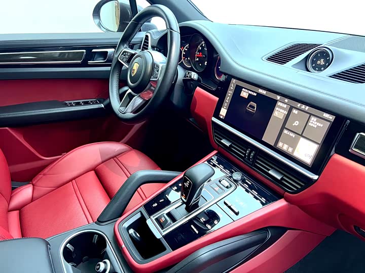 Фото 31 - Porsche Cayenne