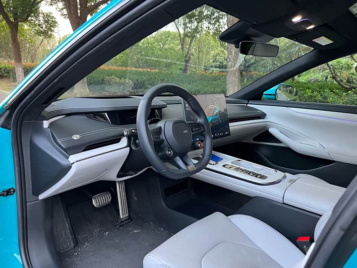 Фото 10 - Xiaomi SU7