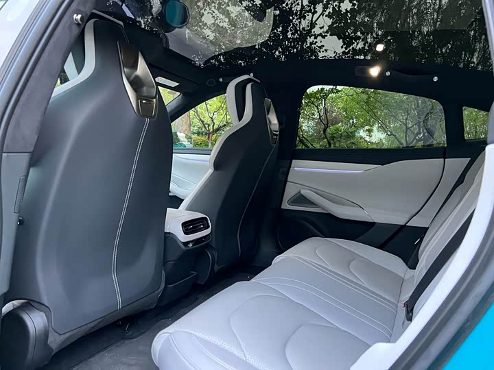 Фото 12 - Xiaomi SU7