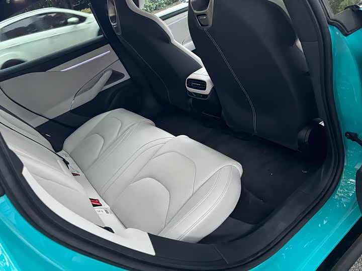 Фото 17 - Xiaomi SU7