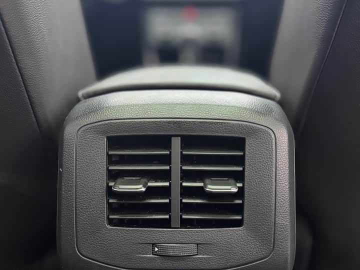 Фото 13 - Volkswagen Tacqua