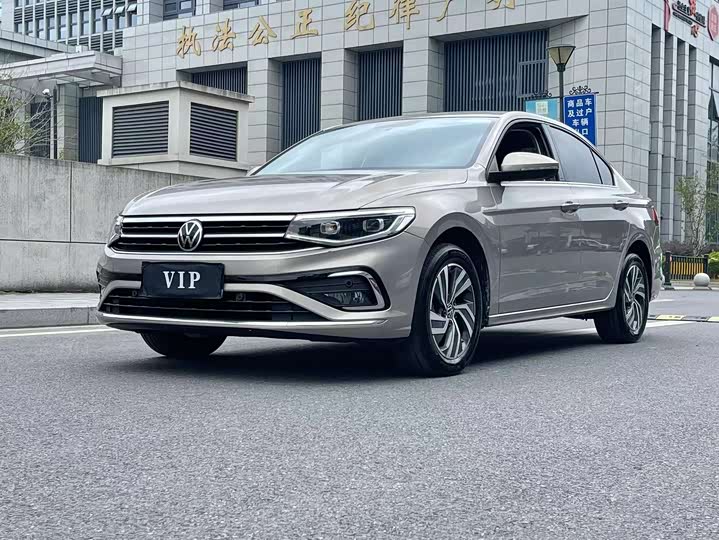 Фото 1 - Volkswagen Bora