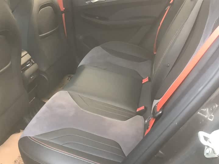 Фото 8 - Geely Binrui