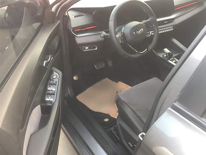 Фото 9 - Geely Binrui