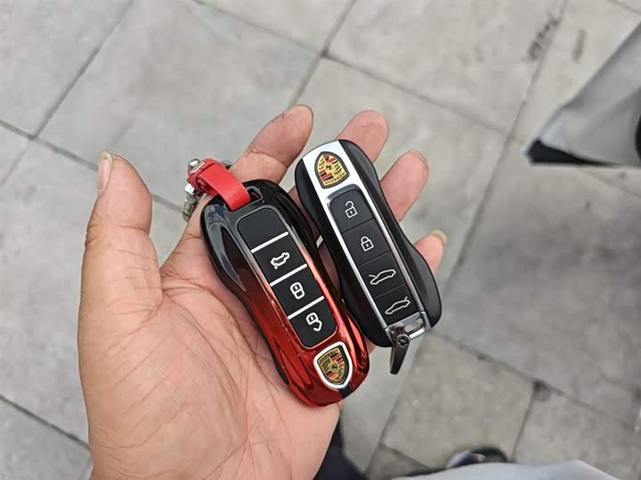 Фото 12 - Porsche Taycan