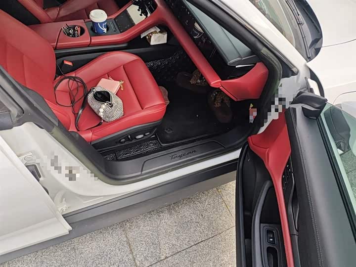 Фото 20 - Porsche Taycan