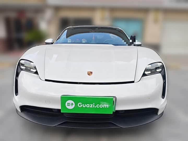 Фото 24 - Porsche Taycan