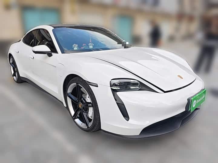 Фото 26 - Porsche Taycan