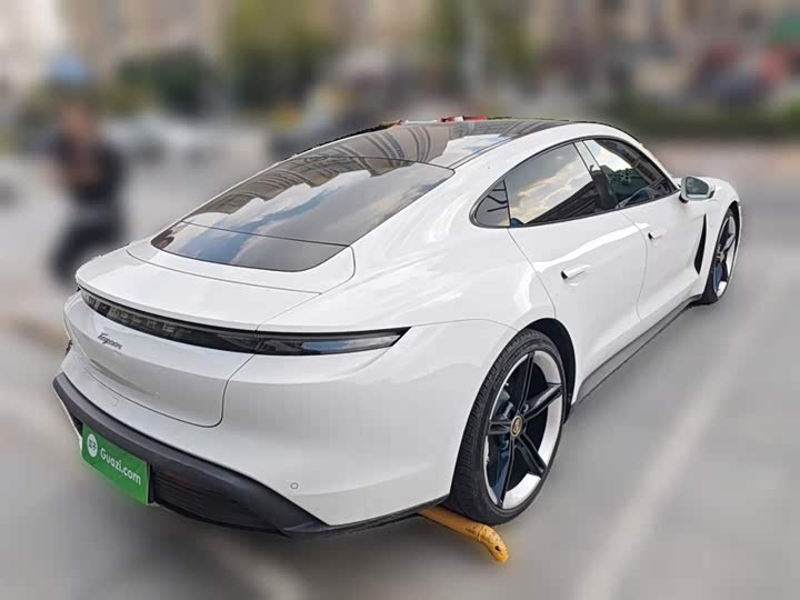 Фото 29 - Porsche Taycan