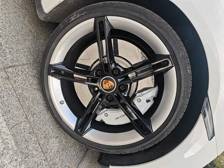 Фото 31 - Porsche Taycan