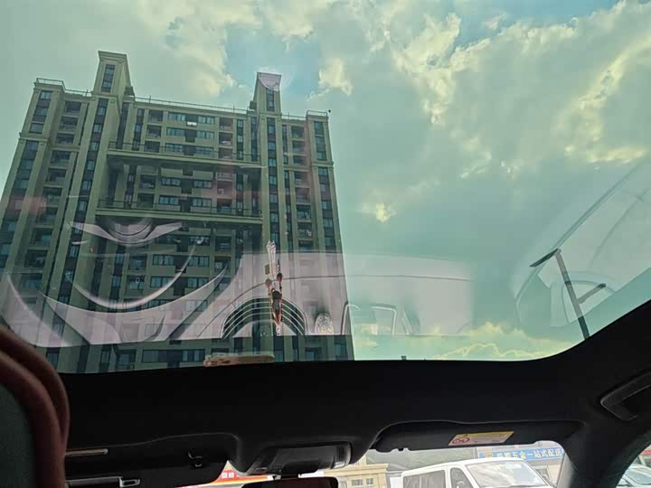 Фото 9 - Porsche Taycan