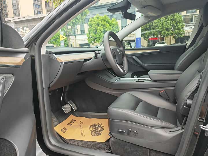 Фото 8 - Tesla Model Y