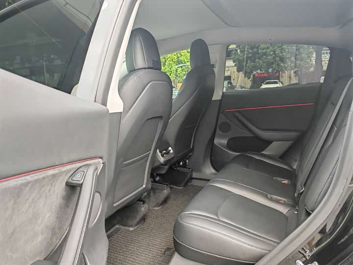 Фото 9 - Tesla Model Y