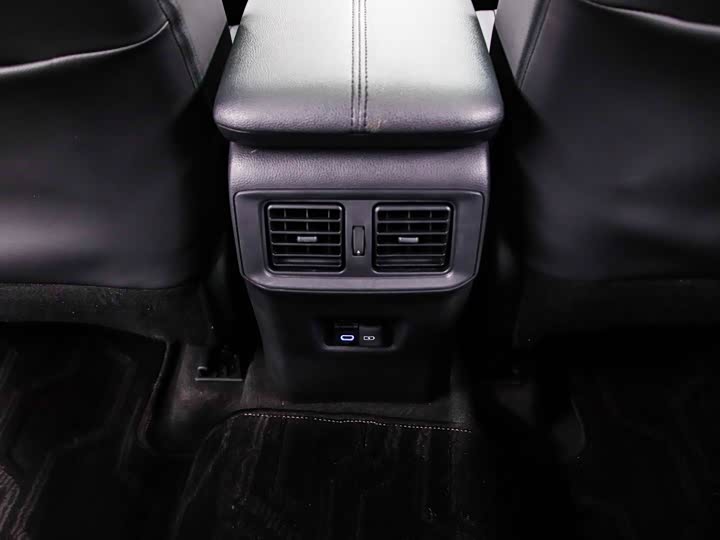 Фото 15 - Toyota RAV4